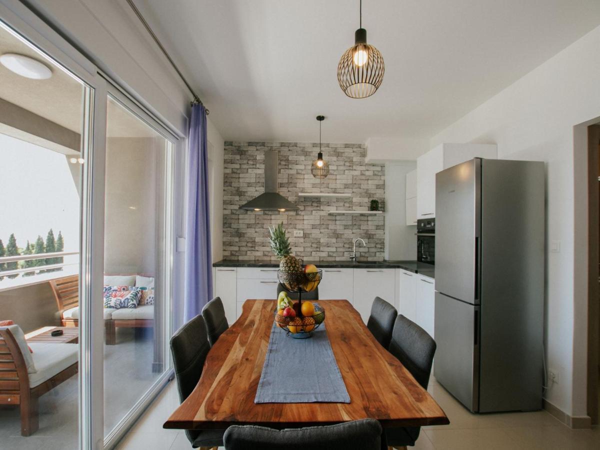 Luxury Apartment Di Трогир Екстериор снимка