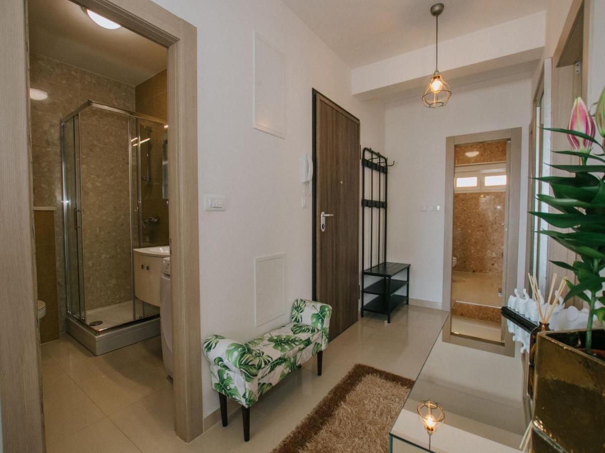 Luxury Apartment Di Трогир Екстериор снимка