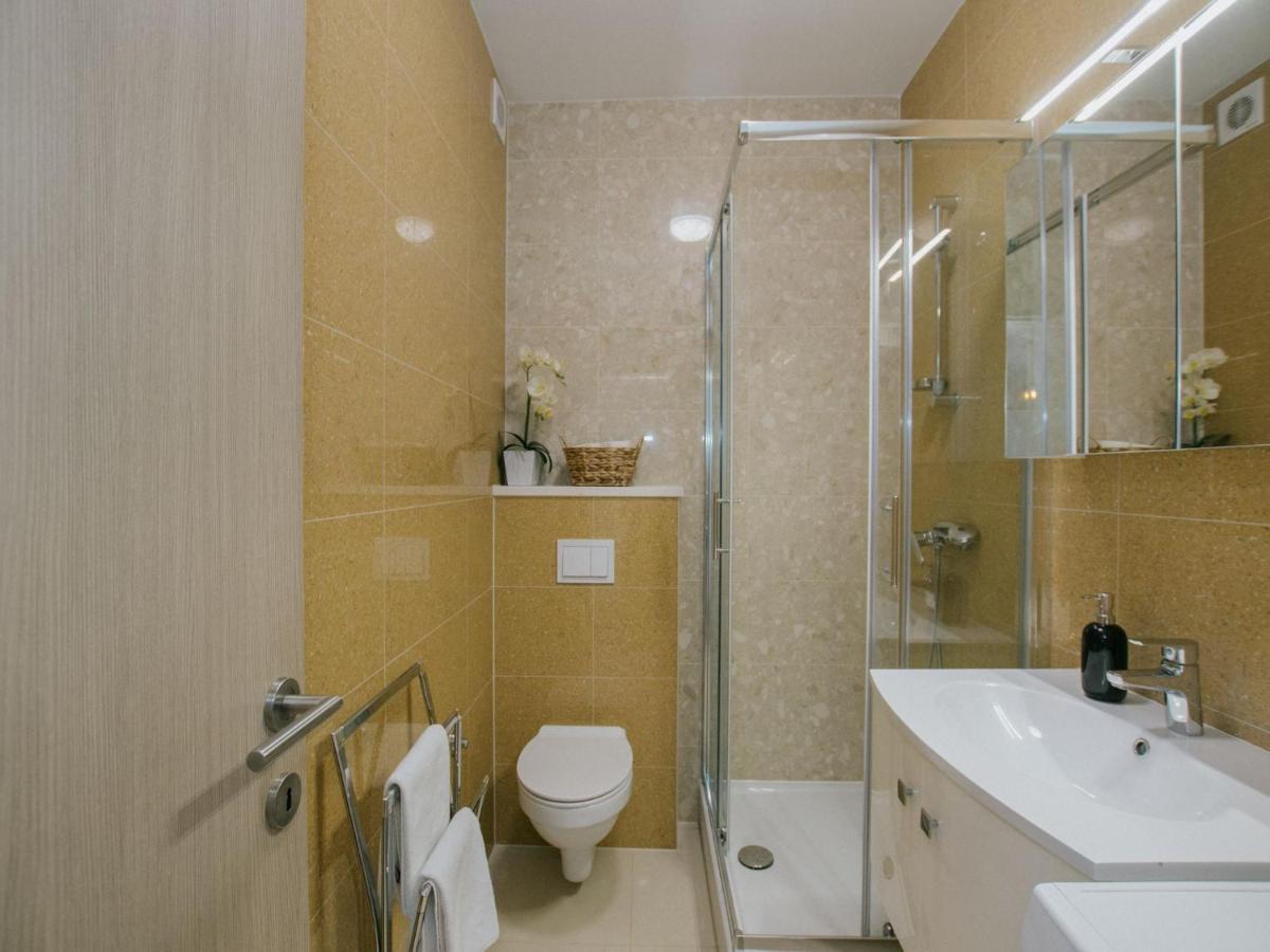 Luxury Apartment Di Трогир Екстериор снимка