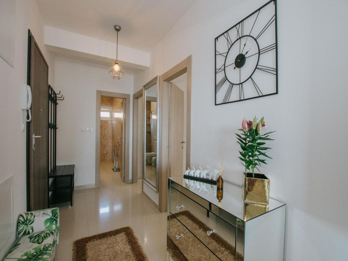 Luxury Apartment Di Трогир Екстериор снимка