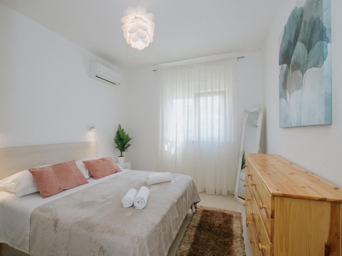 Luxury Apartment Di Трогир Екстериор снимка